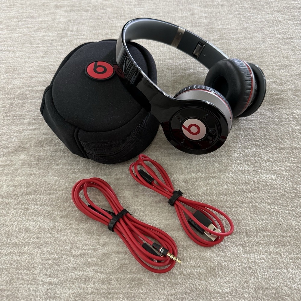 Beats by Dr. Dre Studio Witeless 1st Gen Headphones Black & Red